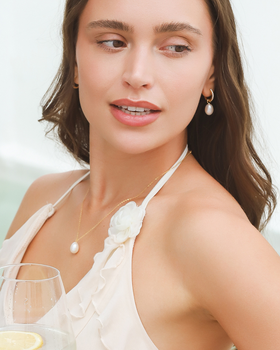 Large Pearl Pendant Necklace in 18k Gold Vermeil