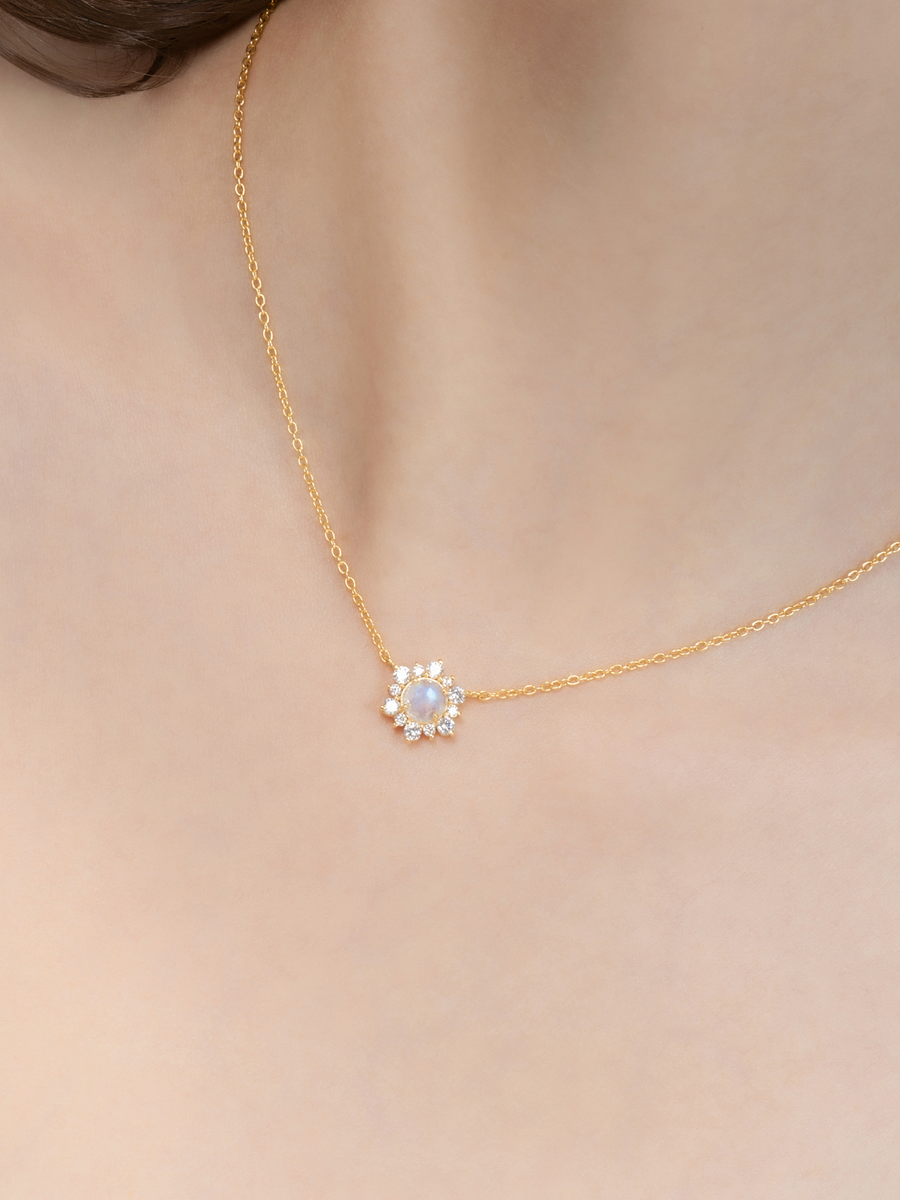 Rainbow Moonstone Necklace in 18k Gold Vermeil