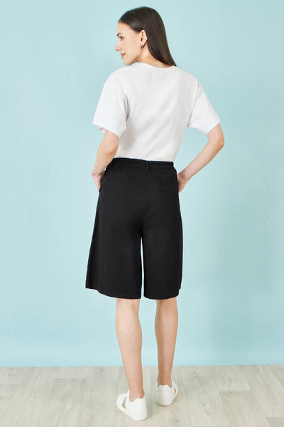 Yumi Black Cotton Bermuda Shorts