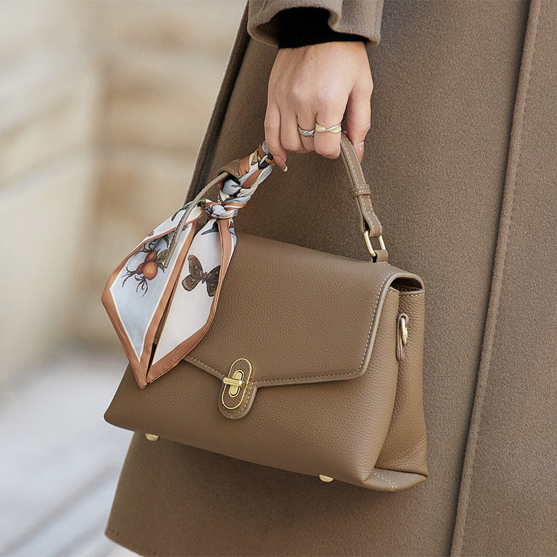 2025 Cowhide Handbag Chic Versatile HighEnd Essential